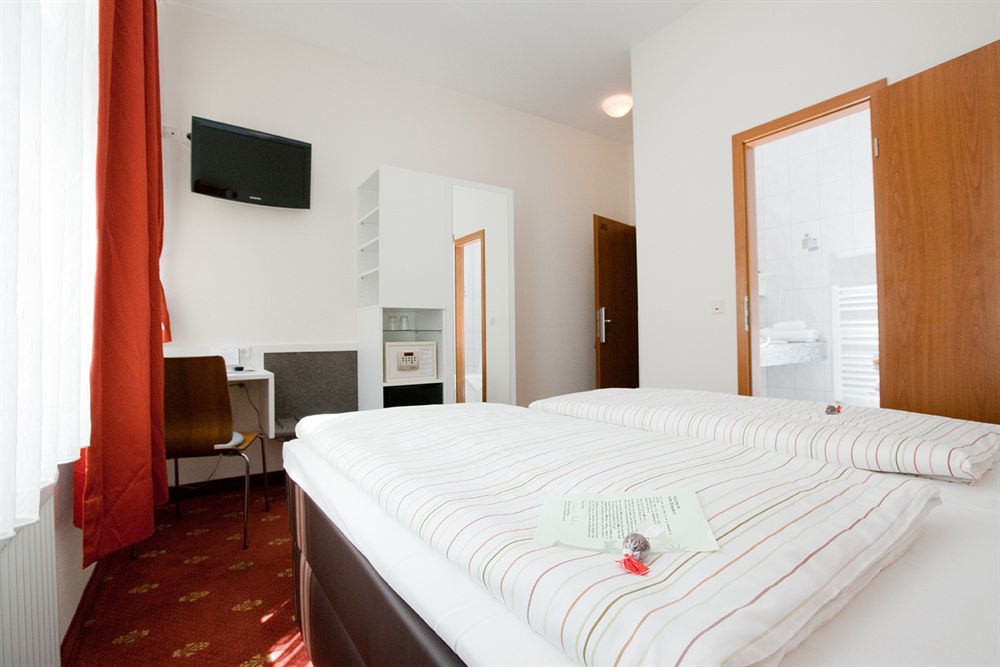 Hotel Domstern โคโลญ ภายนอก รูปภาพ