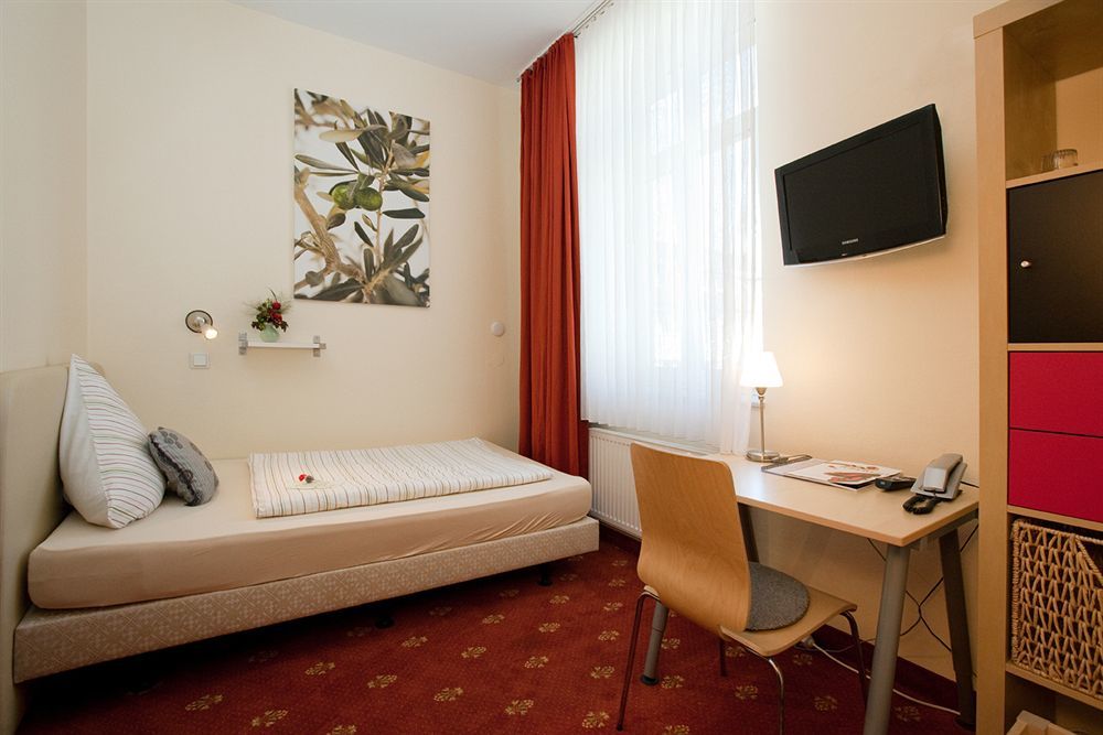 Hotel Domstern โคโลญ ภายนอก รูปภาพ
