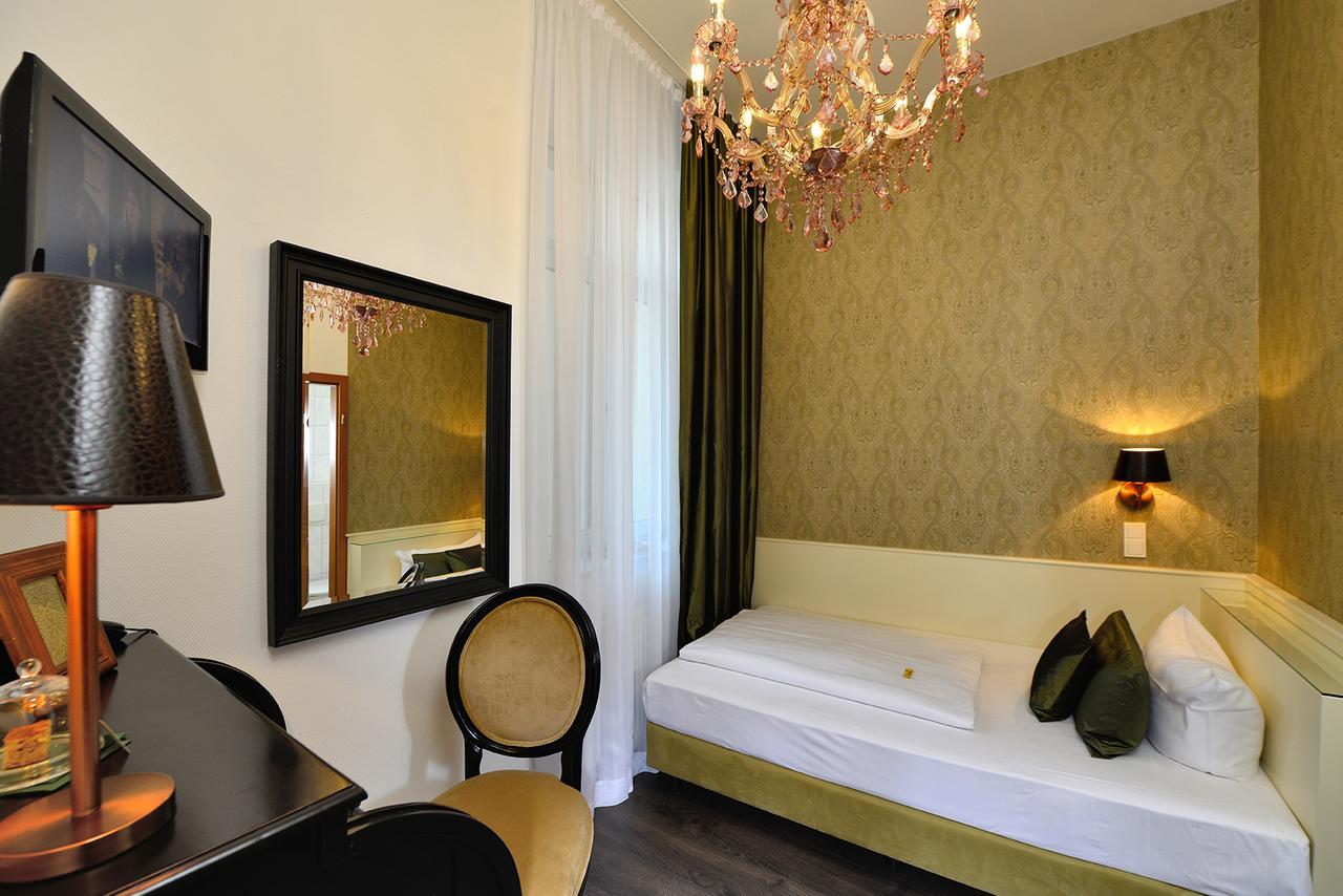 Hotel Domstern โคโลญ ภายนอก รูปภาพ